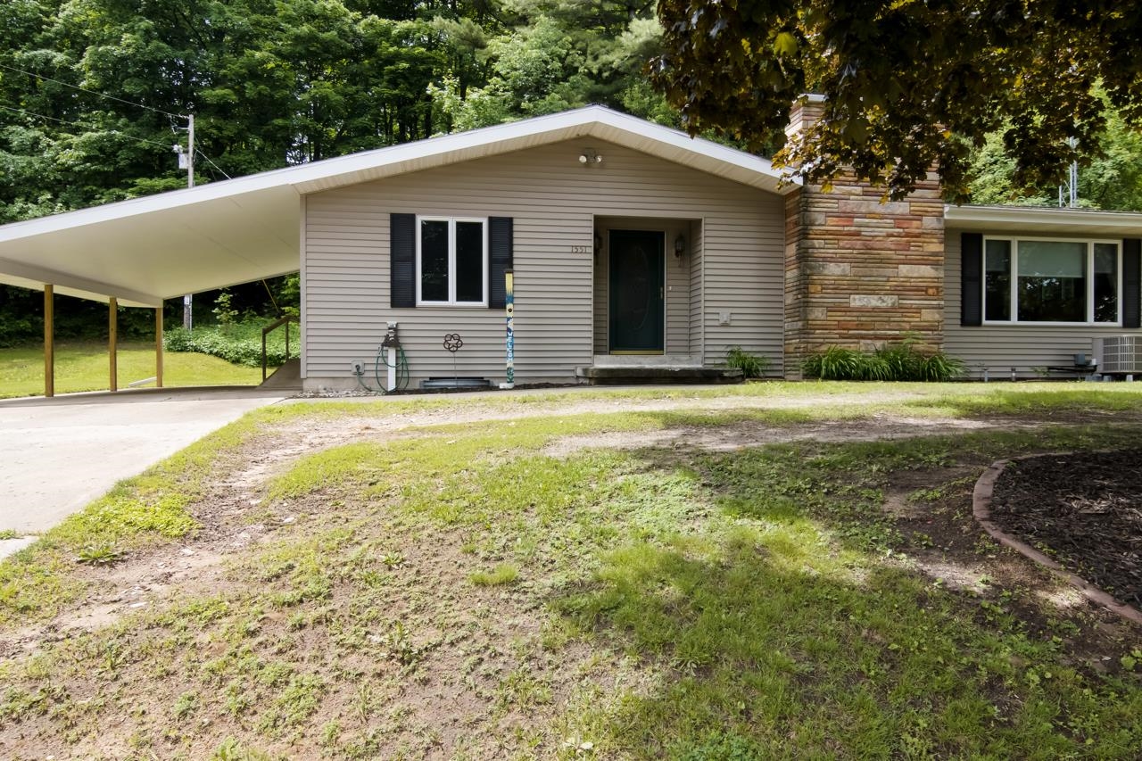 1551 North Macksey Road Suttons Bay, MI 49682 - Photo 6 of 34