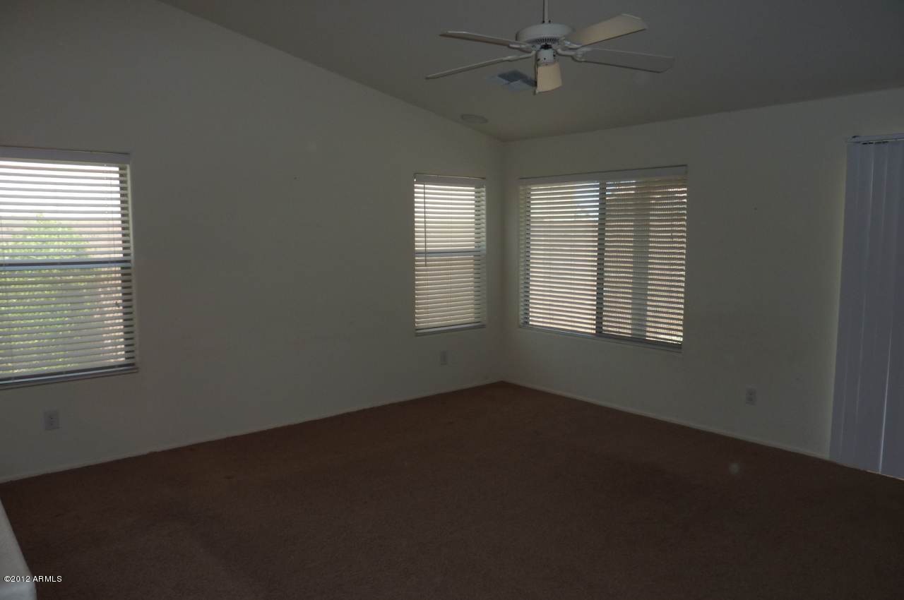 2214 West Steed Ridge Phoenix, AZ 85085 - Photo 5 of 15 fam rm