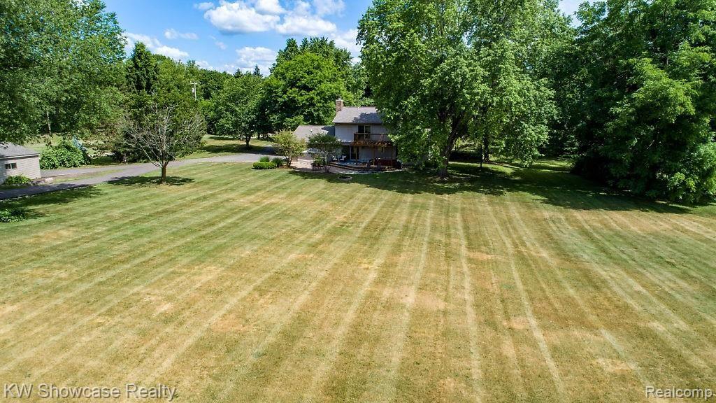 1230 East Maple Road Milford, MI 48381 - Photo 10 of 55 ext-10-SMALL.jpg