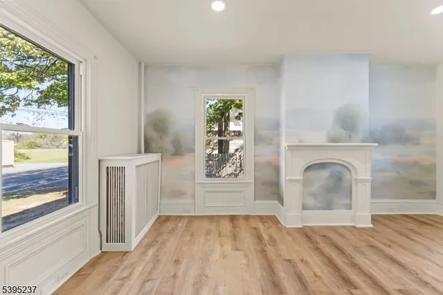 a view of empty room with front door