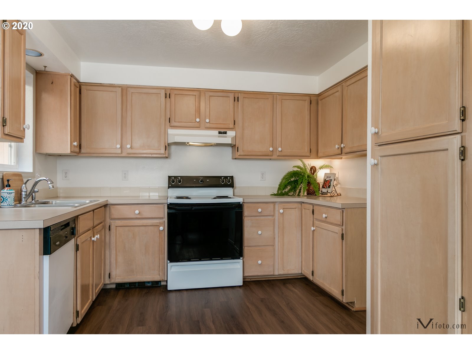 547 35th Street Springfield, OR 97478 - Photo 10 of 27