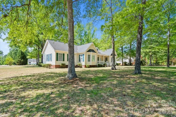 $259,000 | 570 Coach Road, Cheraw, SC 29520