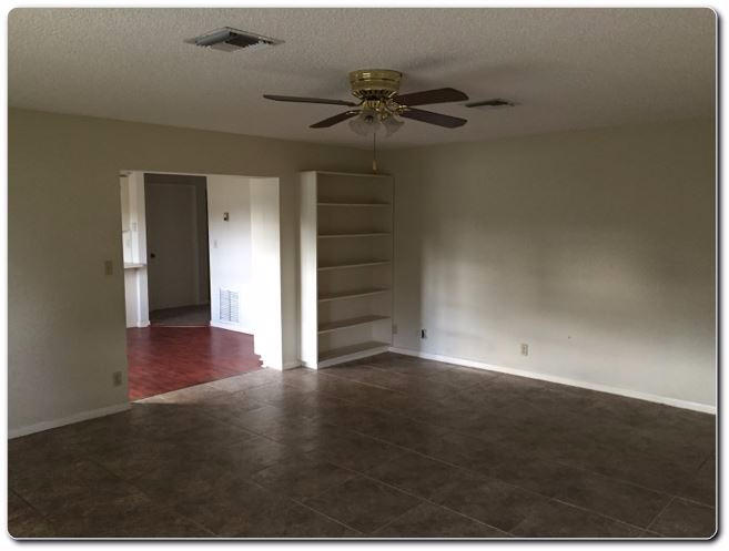 3089 Meadow Road Palm Springs, FL 33406 - Photo 2 of 14 _1_living_2