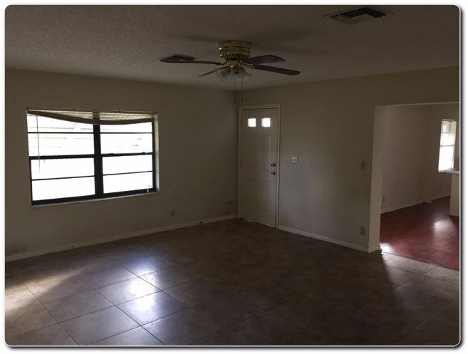 3089 Meadow Road Palm Springs, FL 33406 - Photo 6 of 14 1_living_3