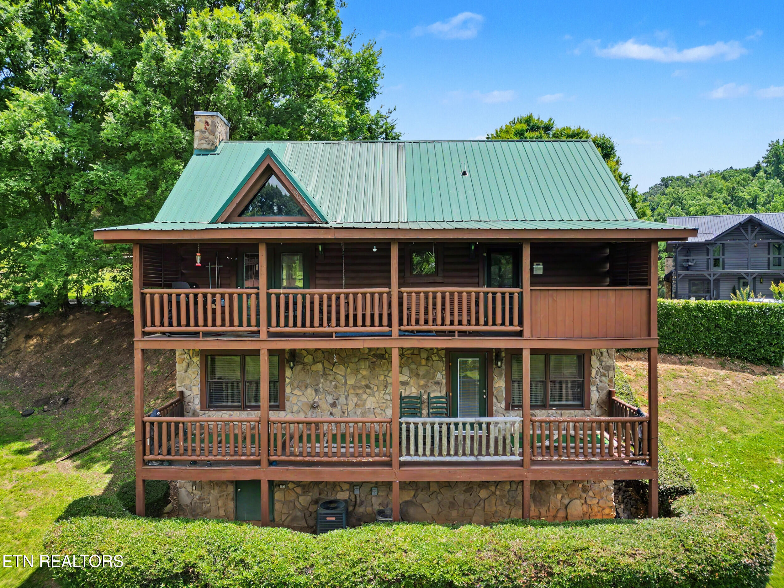 1629 Little Cabin Loop Pigeon Forge, TN 37862 - Photo 2 of 59 43_dji_0020