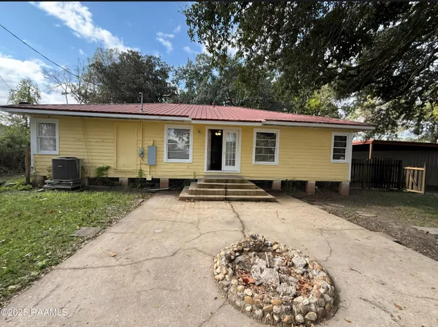 $1,800 | 2418 North University Avenue, Lafayette, LA 70507