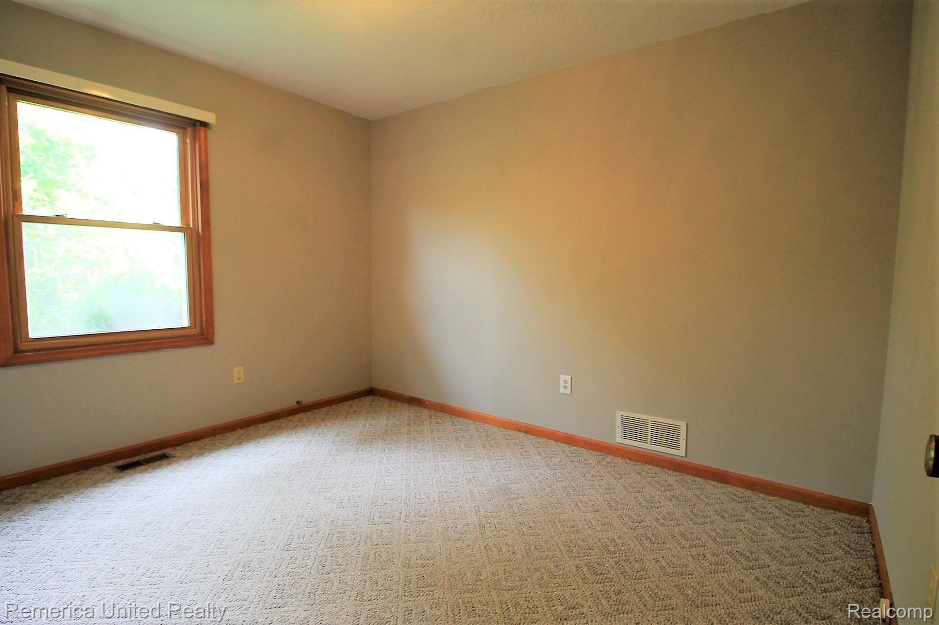 2455 Hawley Road Mason, MI 48854 - Photo 30 of 62 Bed3 (2).JPG
