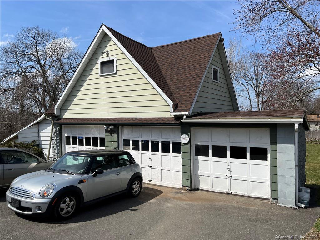 222 Chipman Street Waterbury, CT 06708 - Photo 11 of 12 Detached Garage