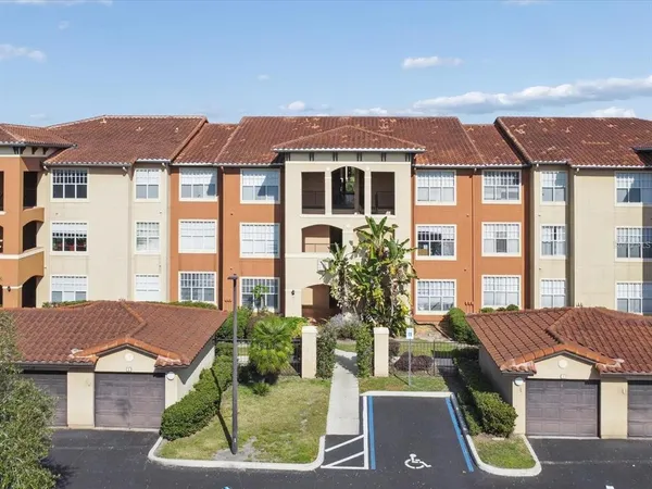 $1,850 | 5578 Metrowest Boulevard, Unit 203, Orlando, FL 32811