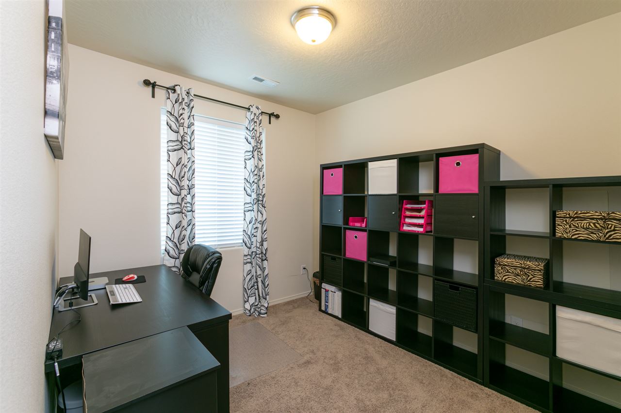 819 South Soda Road Spokane, WA 99224 - Photo 5 of 20