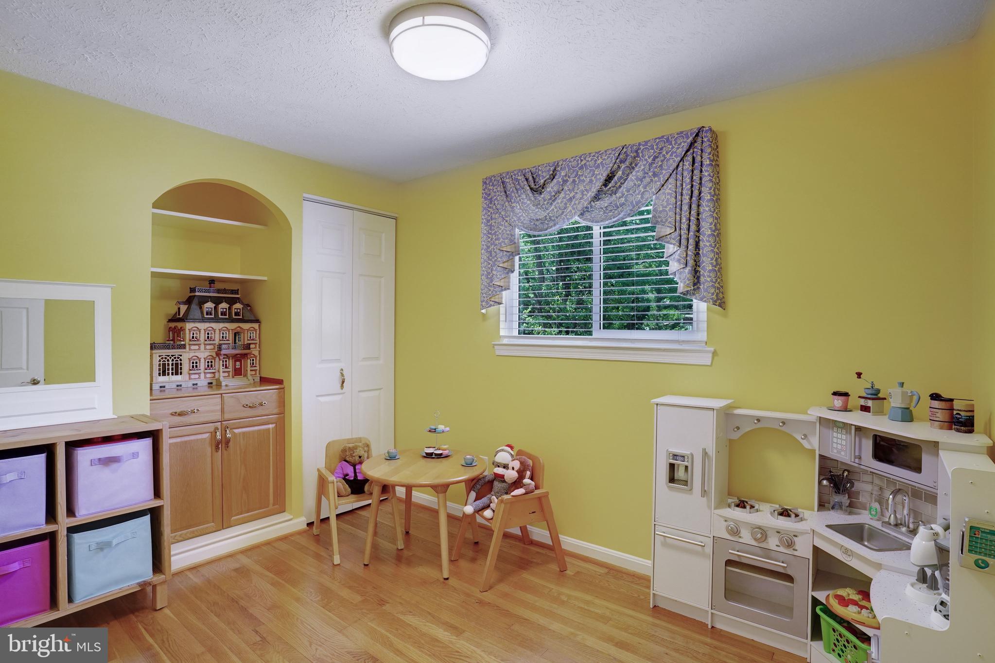 5300 Kings Park Drive Springfield, VA 22151 - Photo 35 of 62 a living room with furniture and a wooden floor