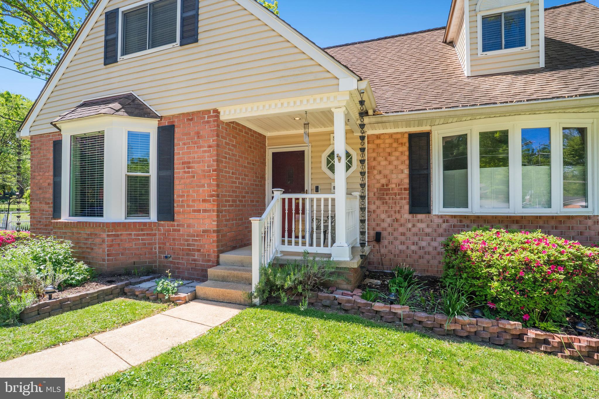 5300 Kings Park Drive Springfield, VA 22151 - Photo 4 of 62 Inviting Front Porch