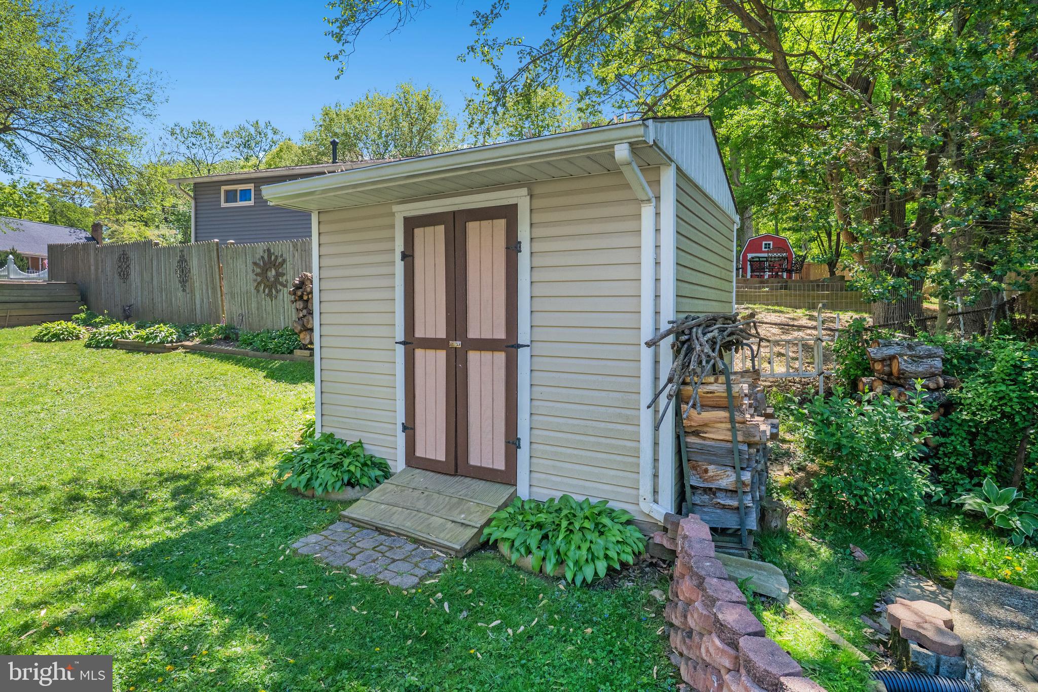 5300 Kings Park Drive Springfield, VA 22151 - Photo 55 of 62 a view of a back yard of the house