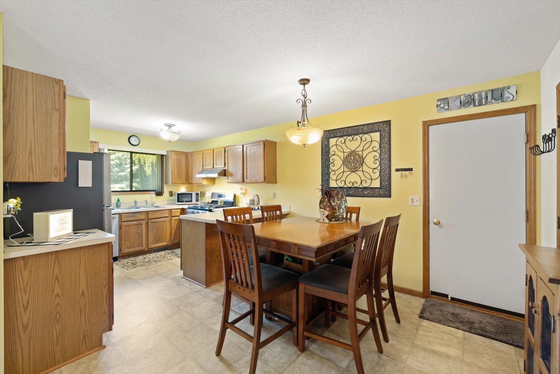 13154 90th Place North Maple Grove, MN 55369 - Photo 6 of 23