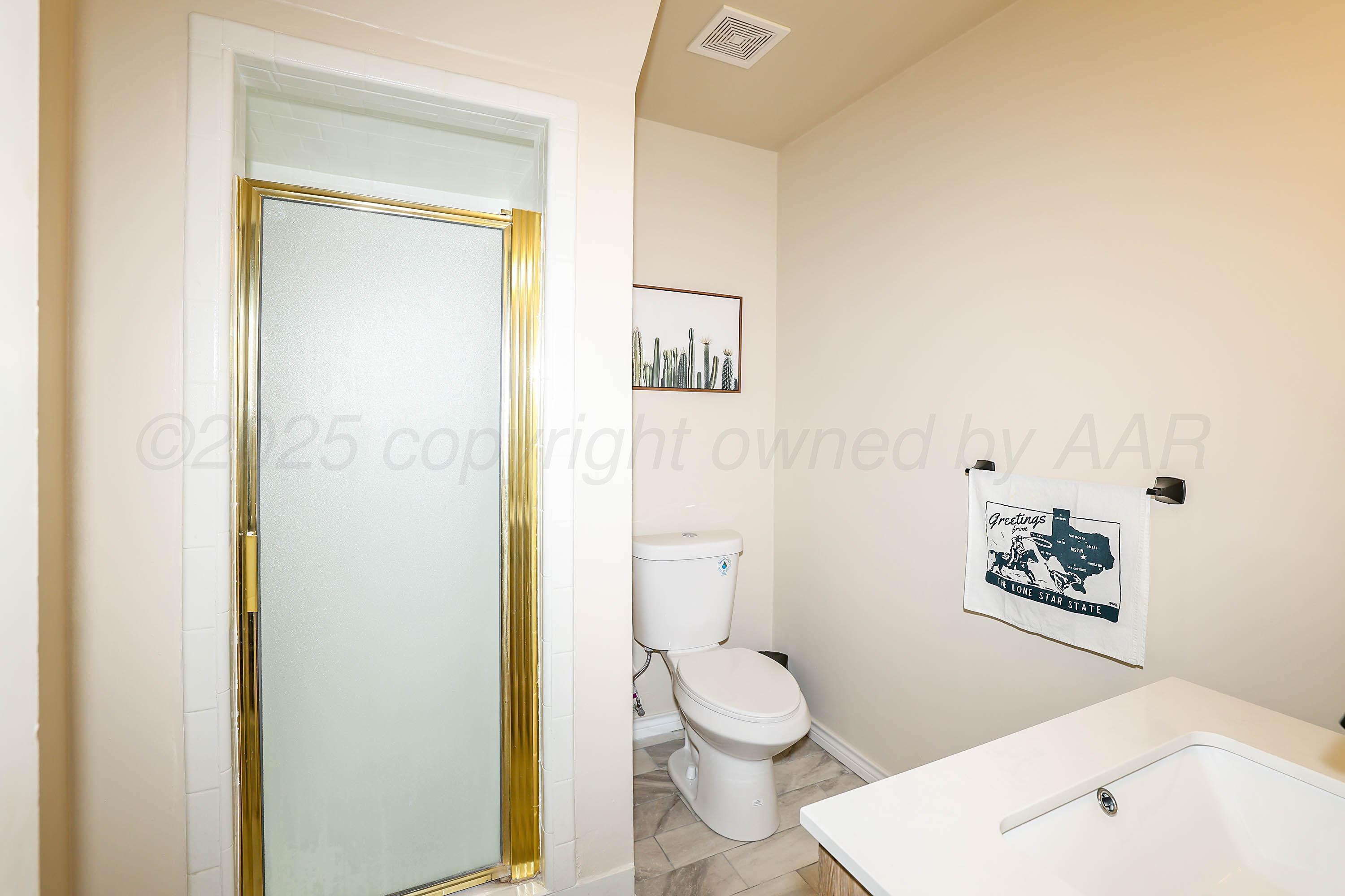 3721 Memory Lane Amarillo, TX 79109 - Photo 14 of 19 17-3rd Bedroom Bath