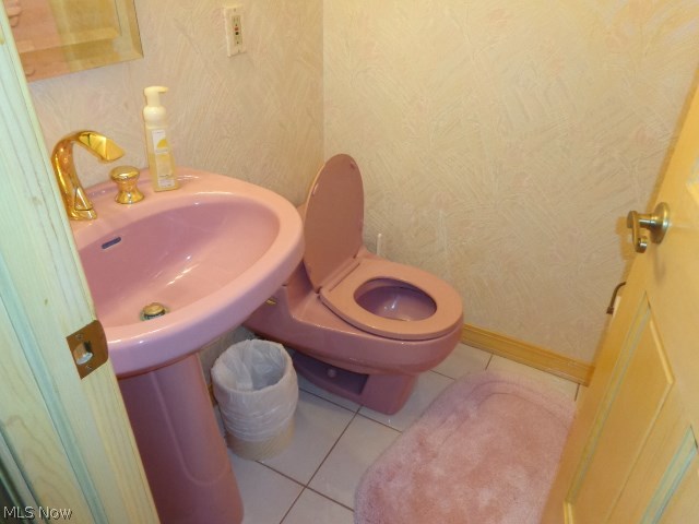 14360 Newton Road Cleveland, OH 44130 - Photo 14 of 33 Half Bath