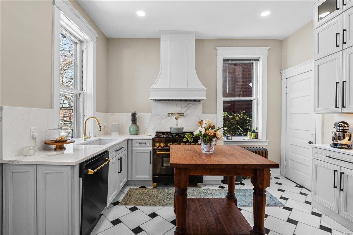 4169 Flora Place St. Louis, MO 63110 - Photo 35 of 81