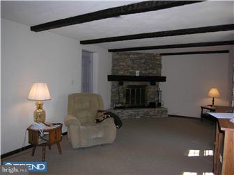 10 Crestview Road Phoenixville, PA 19460 - Photo 2 of 11 Family Room