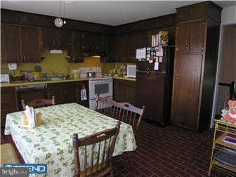 10 Crestview Road Phoenixville, PA 19460 - Photo 5 of 11 Kitchen