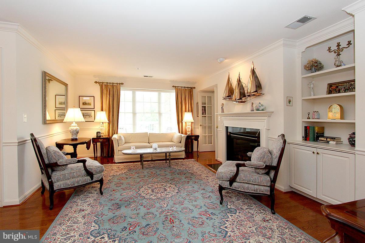 12320 Rosslare Ridge Road, Unit 402 Lutherville-Timonium, MD 21093 - Photo 12 of 29 Living Room