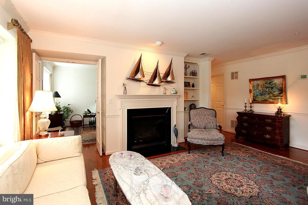 12320 Rosslare Ridge Road, Unit 402 Lutherville-Timonium, MD 21093 - Photo 14 of 29 Living Room
