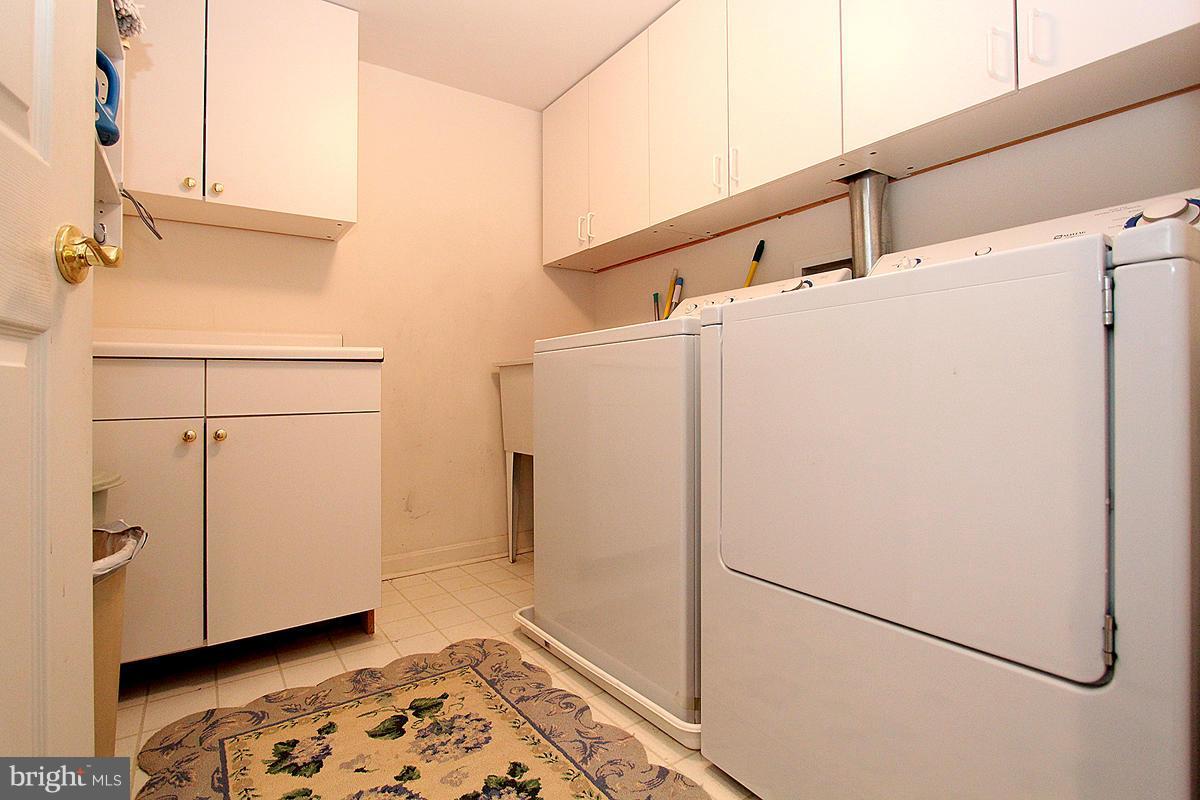 12320 Rosslare Ridge Road, Unit 402 Lutherville-Timonium, MD 21093 - Photo 26 of 29 Laundry