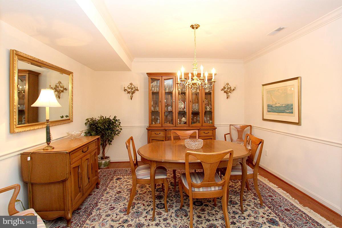 12320 Rosslare Ridge Road, Unit 402 Lutherville-Timonium, MD 21093 - Photo 5 of 29 Dining Room