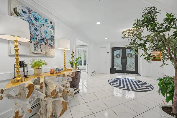 a view of a livingroom with furniture