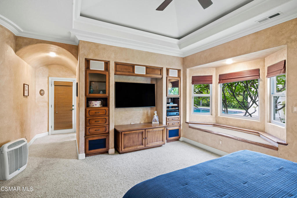 3079 Waco Avenue Simi Valley, CA 93063 - Photo 16 of 38