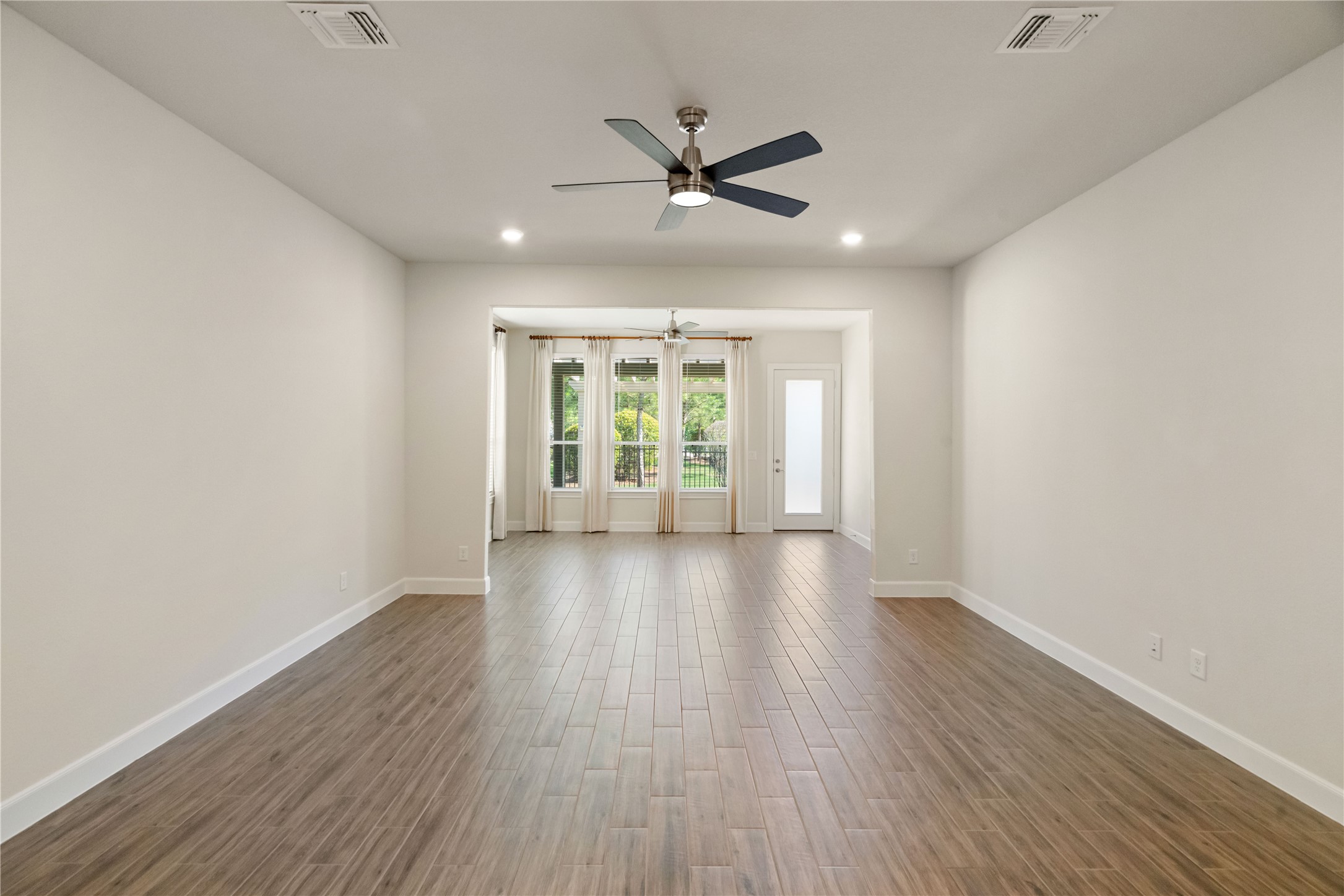 516 Nokota Drive Spring, TX 77382 - Photo 11 of 33 The walls of this home are in pristine condition making this home move-in ready.