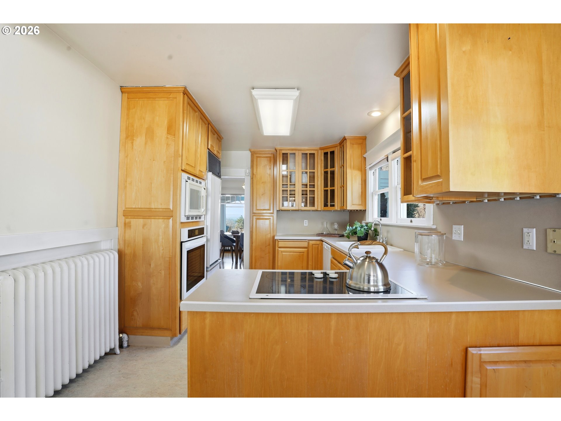 6908 Southwest 33rd Place Portland, OR 97219 - Photo 13 of 44