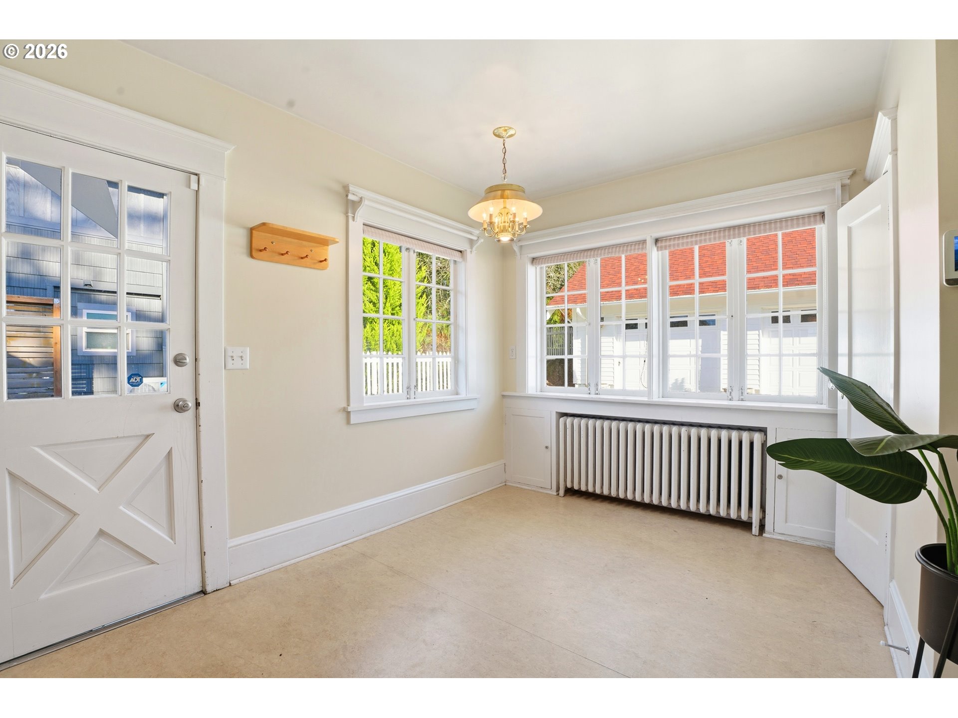 6908 Southwest 33rd Place Portland, OR 97219 - Photo 14 of 44