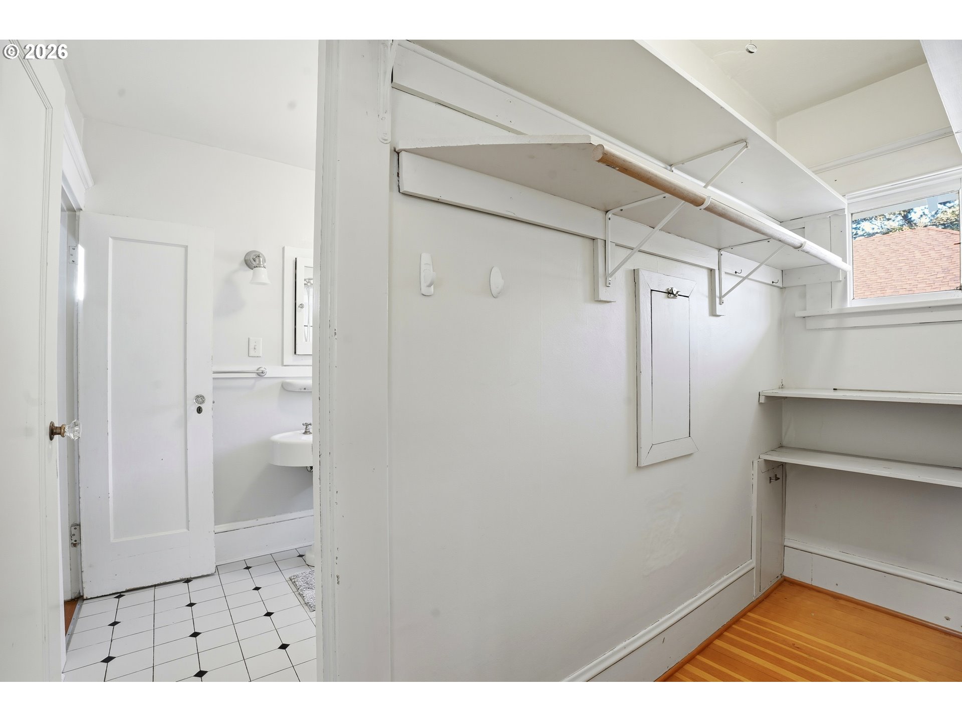 6908 Southwest 33rd Place Portland, OR 97219 - Photo 17 of 44