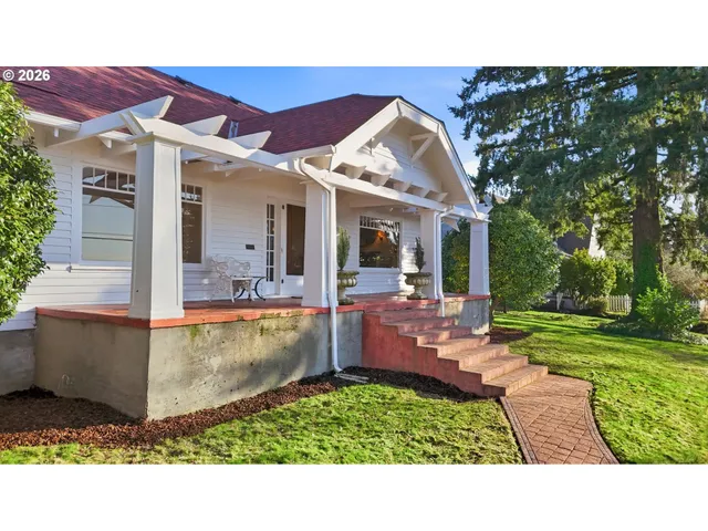 $775,000 | 6908 Southwest 33rd Place, Portland, OR 97219