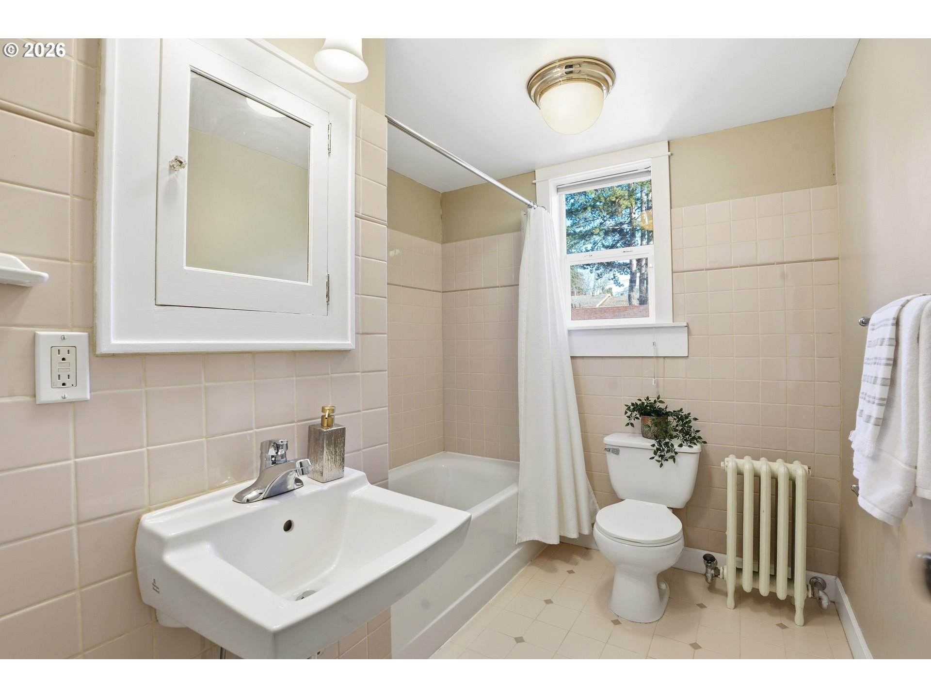 6908 Southwest 33rd Place Portland, OR 97219 - Photo 23 of 44