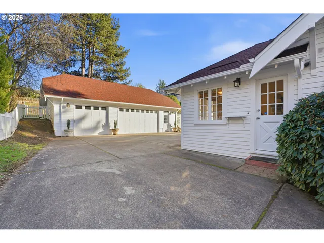 $775,000 | 6908 Southwest 33rd Place, Portland, OR 97219