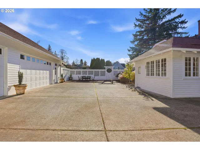 $775,000 | 6908 Southwest 33rd Place, Portland, OR 97219