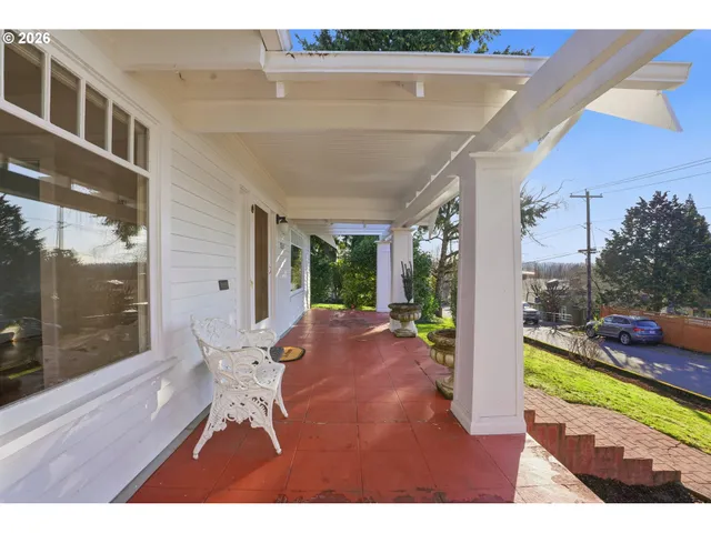 $775,000 | 6908 Southwest 33rd Place, Portland, OR 97219