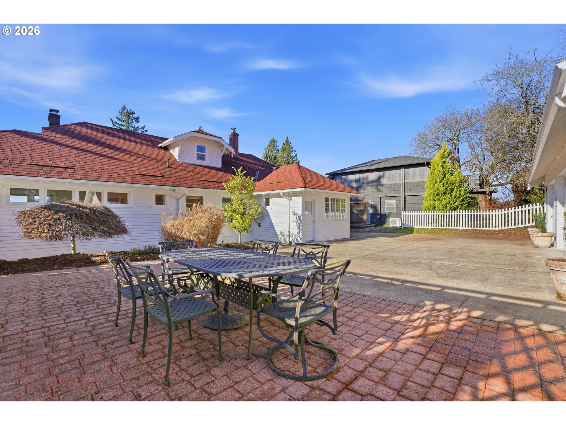 6908 Southwest 33rd Place Portland, OR 97219 - Photo 32 of 44