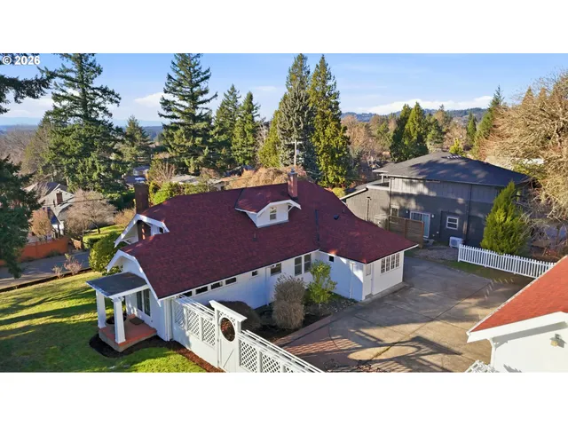 $775,000 | 6908 Southwest 33rd Place, Portland, OR 97219