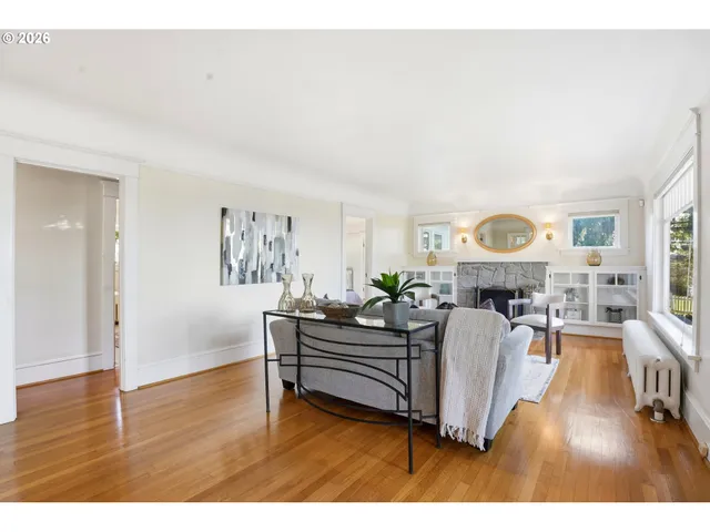 $775,000 | 6908 Southwest 33rd Place, Portland, OR 97219