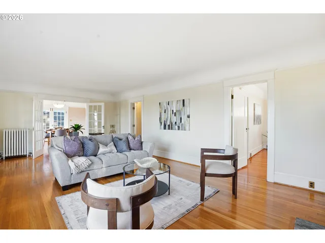 $775,000 | 6908 Southwest 33rd Place, Portland, OR 97219