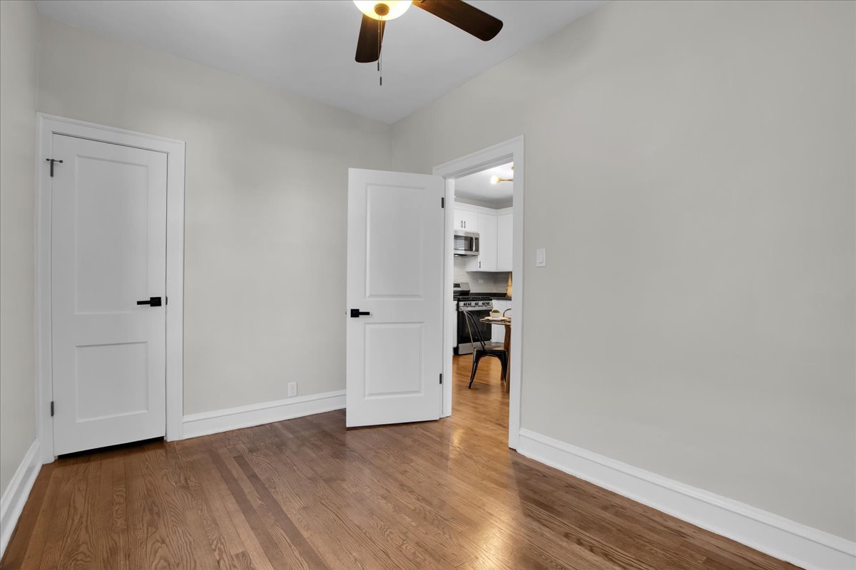 9824 South Escanaba Avenue Chicago, IL 60617 - Photo 18 of 30