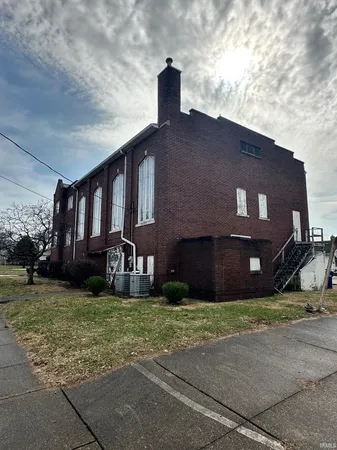 $99,900 | 801 South 25th Street, Terre Haute, IN 47803