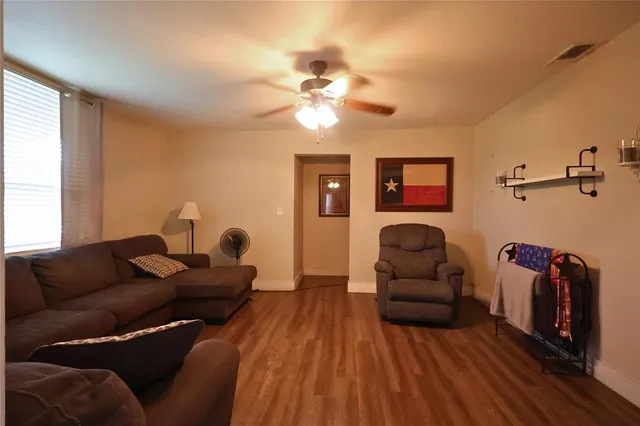 $259,000 | 210 Hopkins Street, Alba, TX 75410