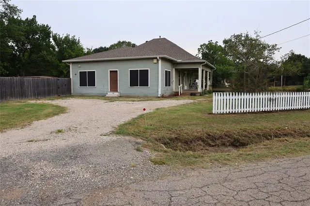 $259,000 | 210 Hopkins Street, Alba, TX 75410