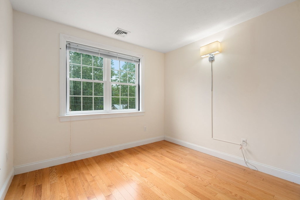 87-89 Ossipee Road, Unit 87 Newton, MA 02464 - Photo 12 of 19