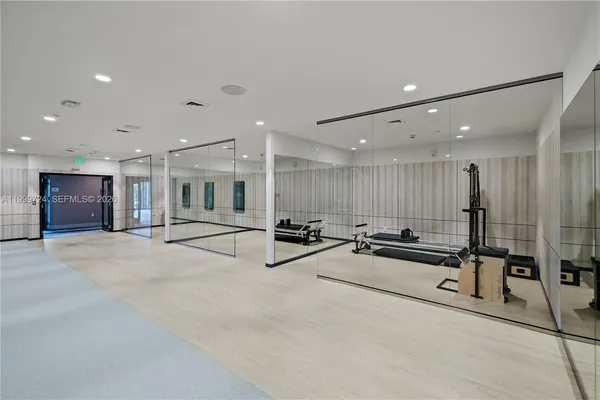 $3,433 | 101 Diplomat Parkway, Unit 2505, Hallandale Beach, FL 33009