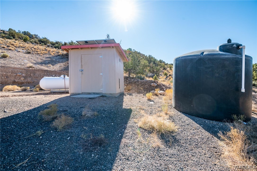 7377 North Frerichs Ranch Road Hackberry, AZ 86411 - Photo 4 of 39 a backyard of a house