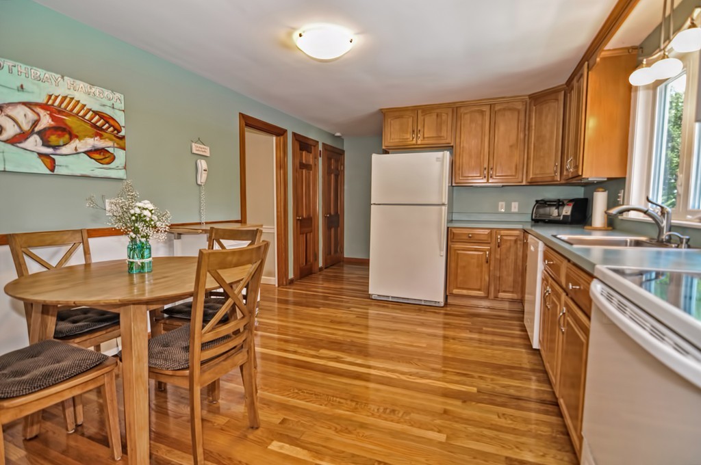 274 Common Street Walpole, MA 02081 - Photo 4 of 29 Gallery Image 4